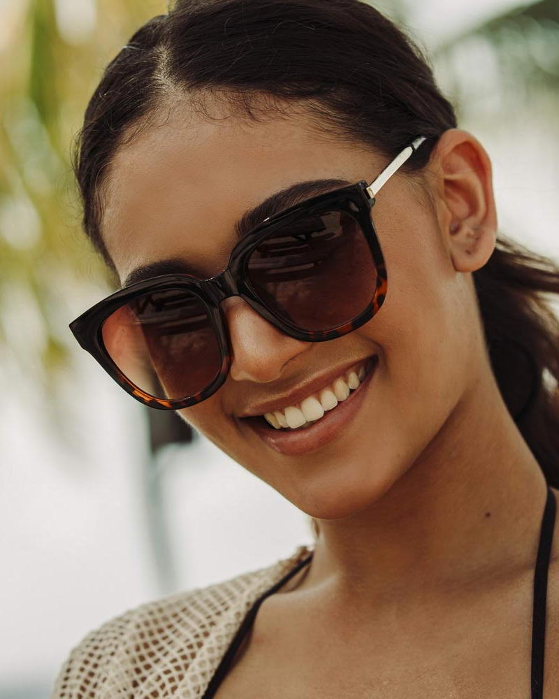 Oversized solglasögon i brunmelerat med bruna glas