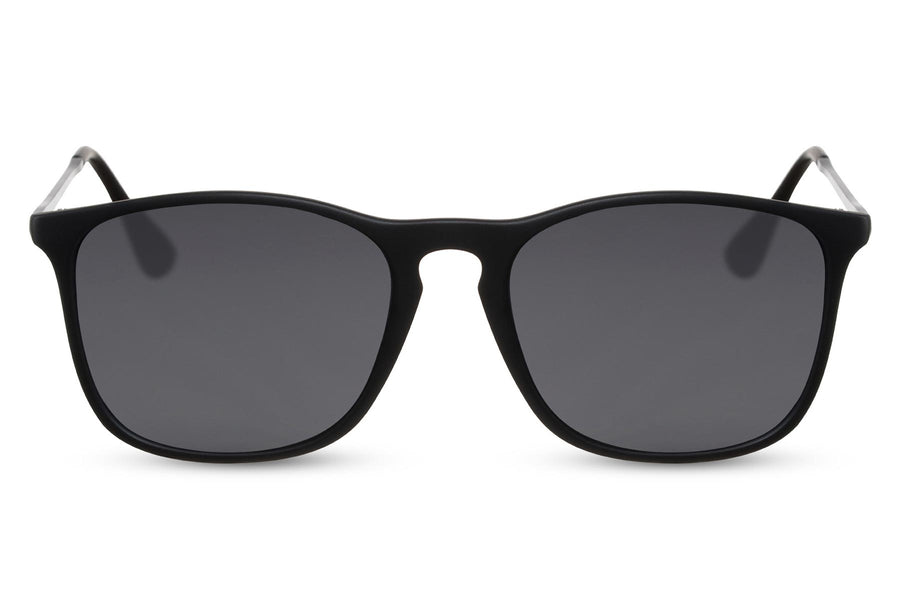 Klassiska solglasögon i svart med svarta glas #492