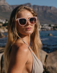 Thumbnail for Oversized Cateye solglasögon i rosa med tonade glas