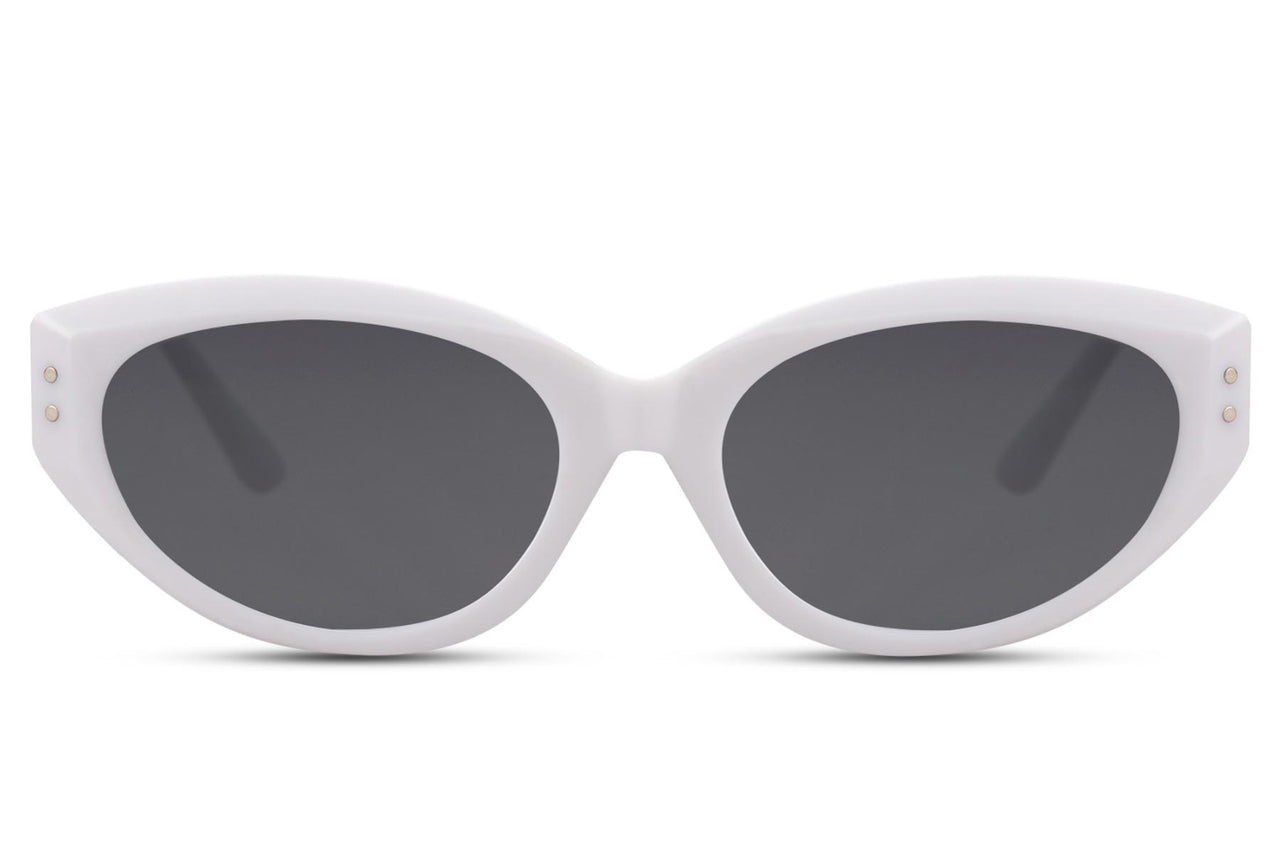 Cateye solglasögon i vitt med svarta glas