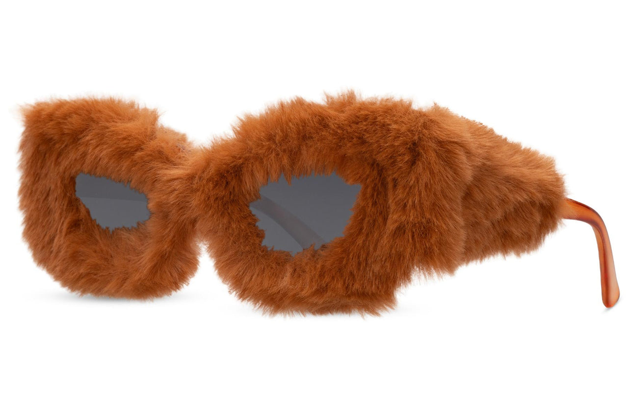 Fluffiga solglasögon i brunt med svarta glas
