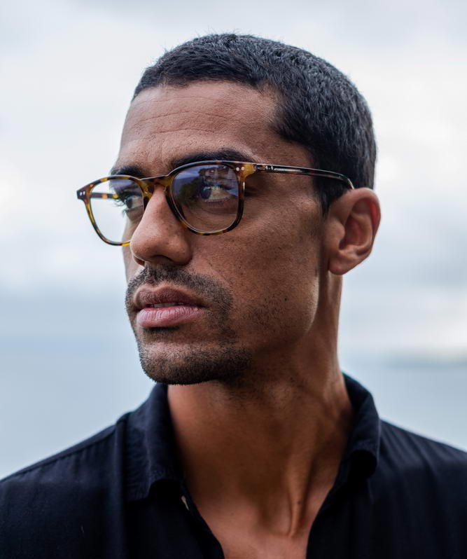 Bruna glasögon med blåljusfilter i Wayfarerstil