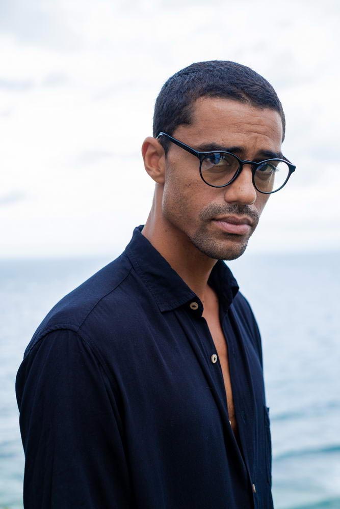 Svarta runda glasögon med blåljusfilter