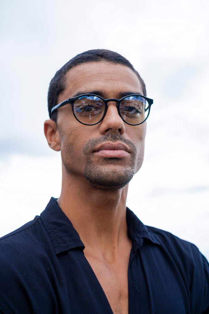 Svarta runda glasögon med blåljusfilter