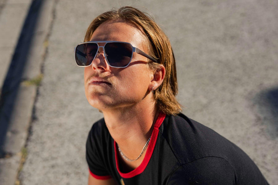 Aviator solglasögon i rostfritt stål med blåa glas