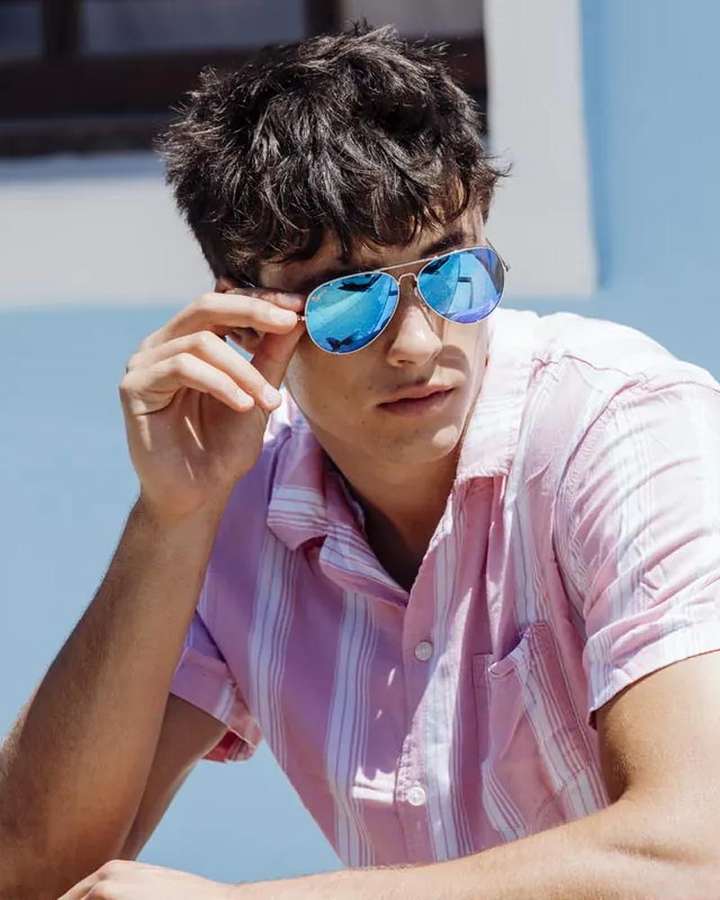 Pilotglasögon i guldig metall med blå spegelglas + vikbart case